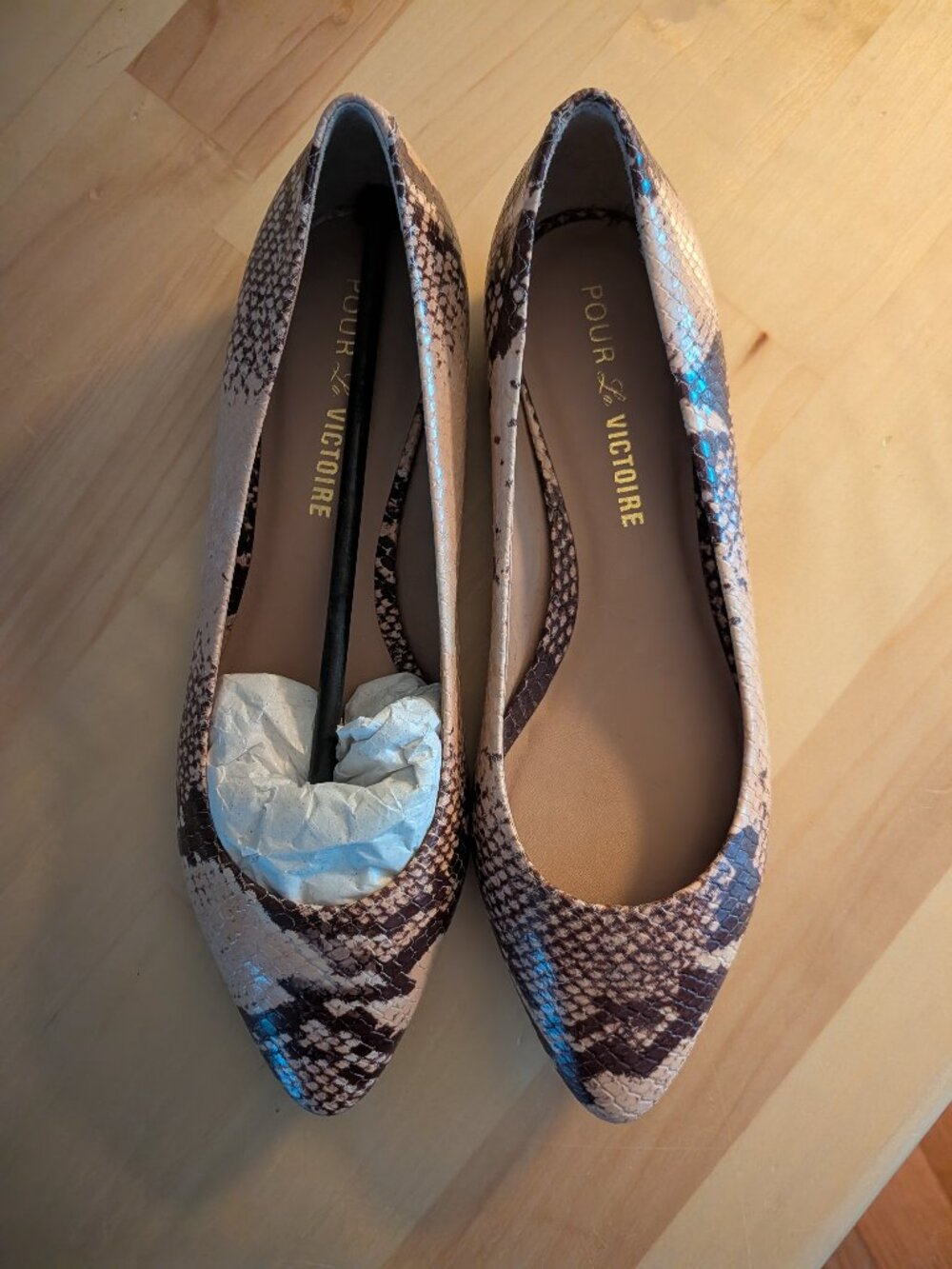 Pour La Victoire Snakeskin Print Leather Flats